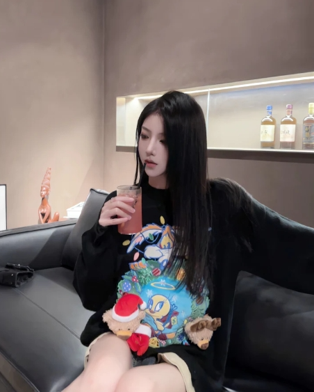 13De Marzo Christmas Sweater