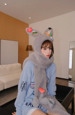 13De Marzo Scarf BlankRoom