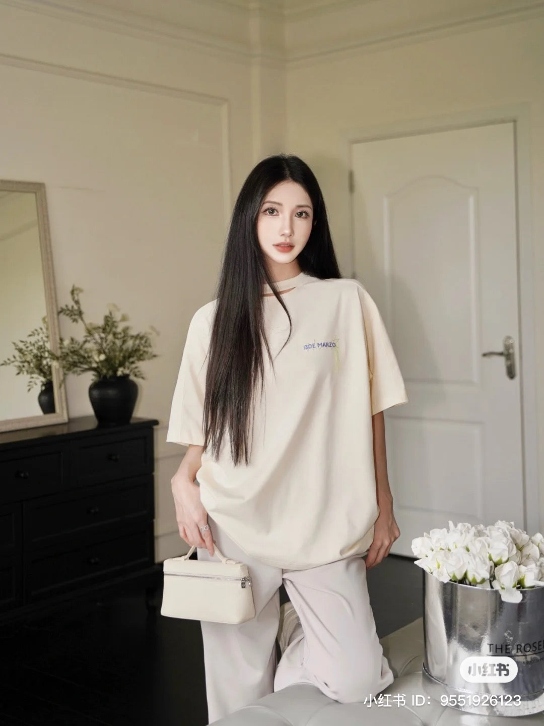 ảnh mẫu mang 13DE MARZO Doozoo Logo Colored Line T-Shirt White