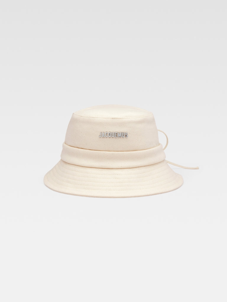JACQUEMUS LE BOB GADJO LES CLASSIQUES KNOTTED BUKET HAT OFF-WHITE BlankRoom