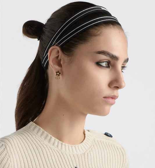 wearing Lucky Dior Gold Earrings White Pearl E3903WOMRS_D301