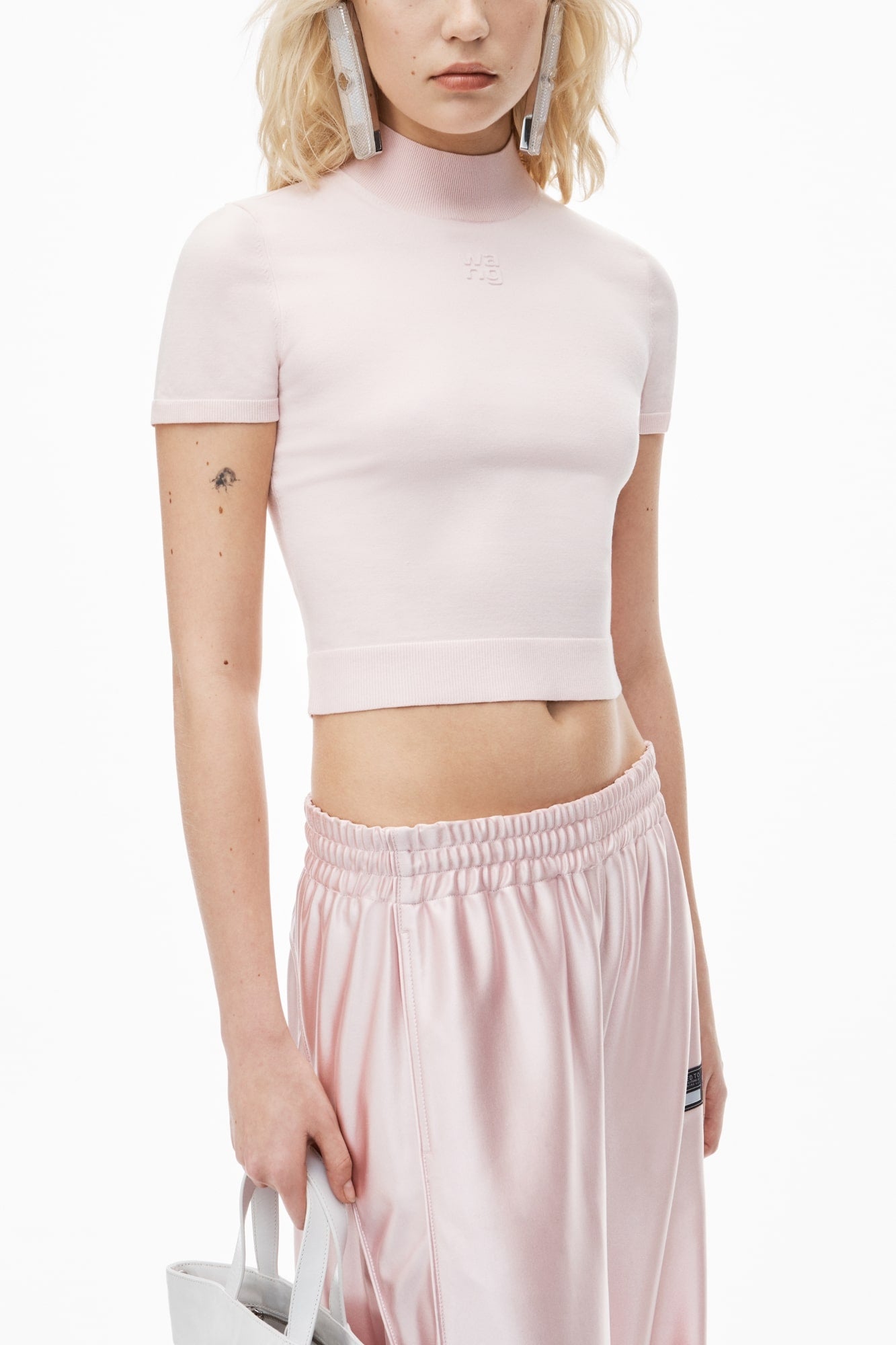 chi tiết cận chất liệu áo