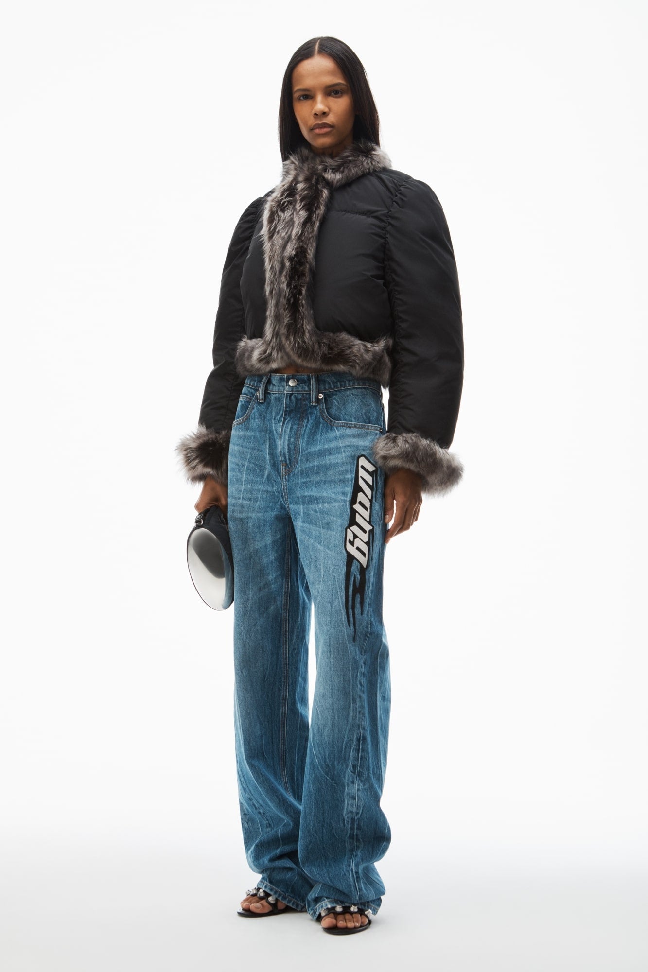 mẫu mặc quần Alexander Wang Blade Balloon Tumbled Medium Indigo Denim Jeans 4DC4244490483A