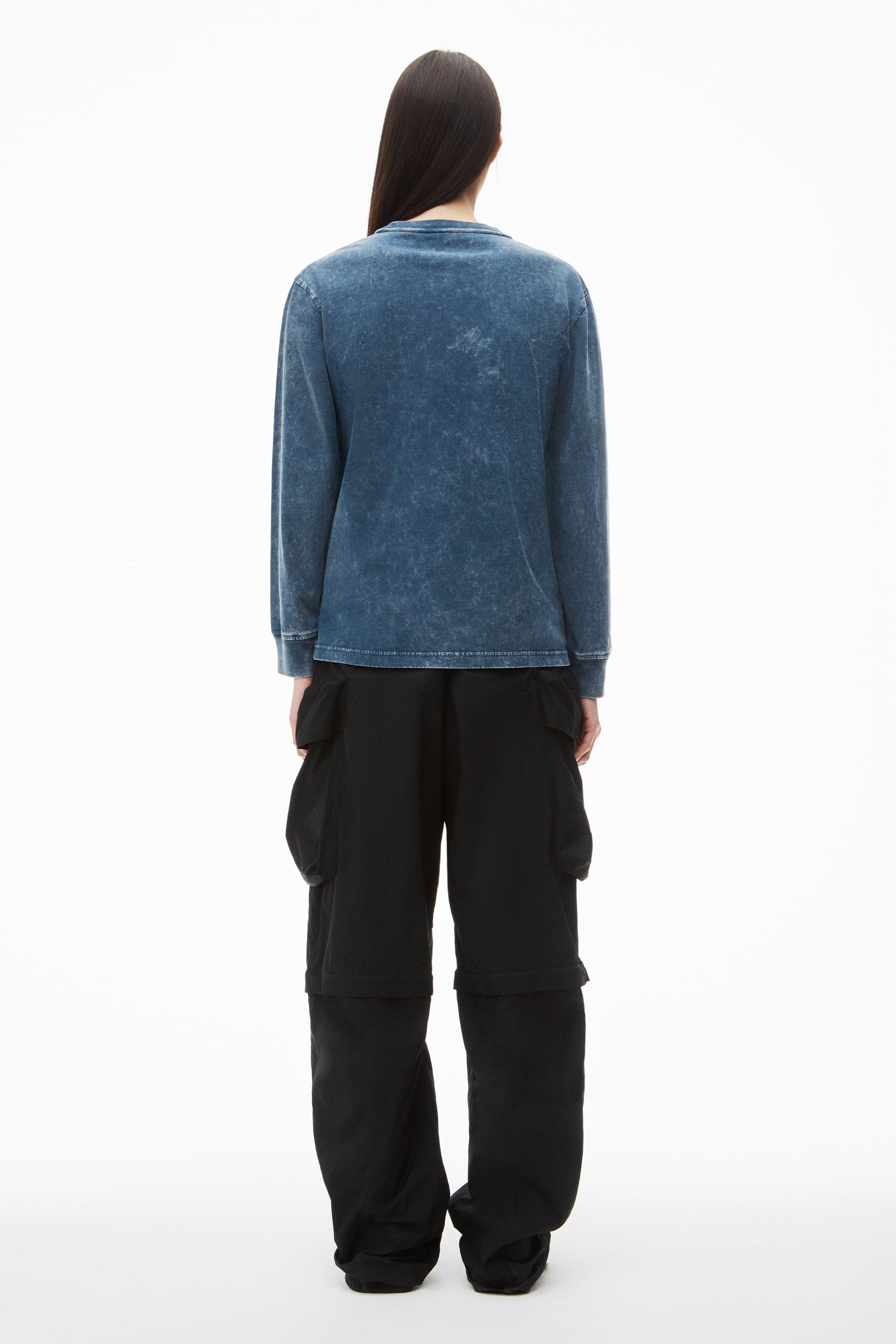 mặt đằng sau lưng của áo