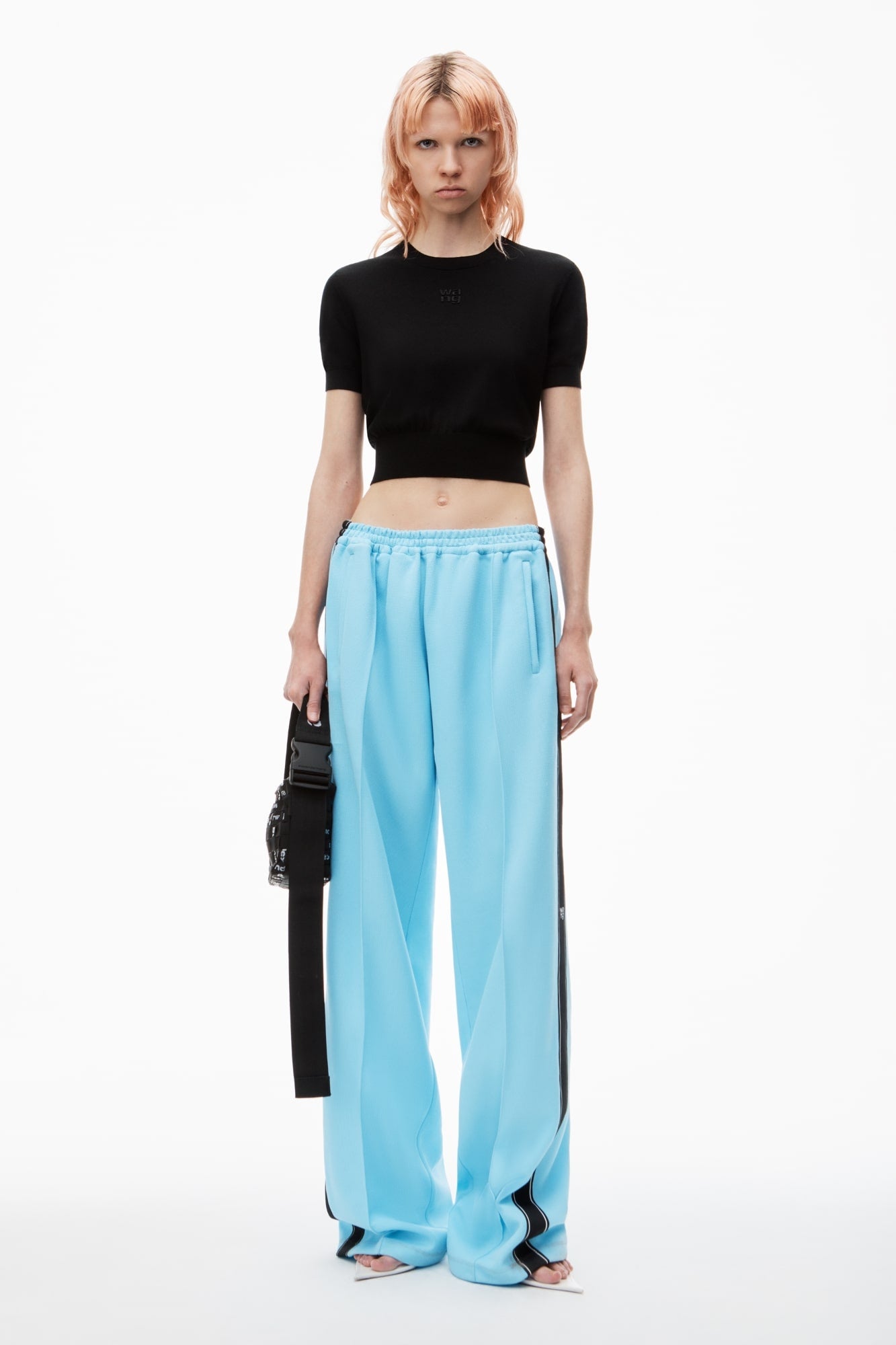 nữ mặc áo Alexander Wang Logo-Embossed Black Superfine Merino Wool Tee 4KC3241037001