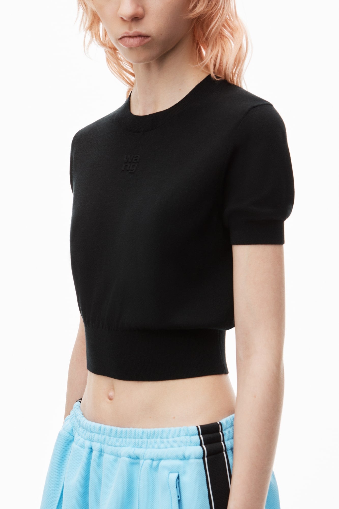 chi tiết cận chất liệu áo