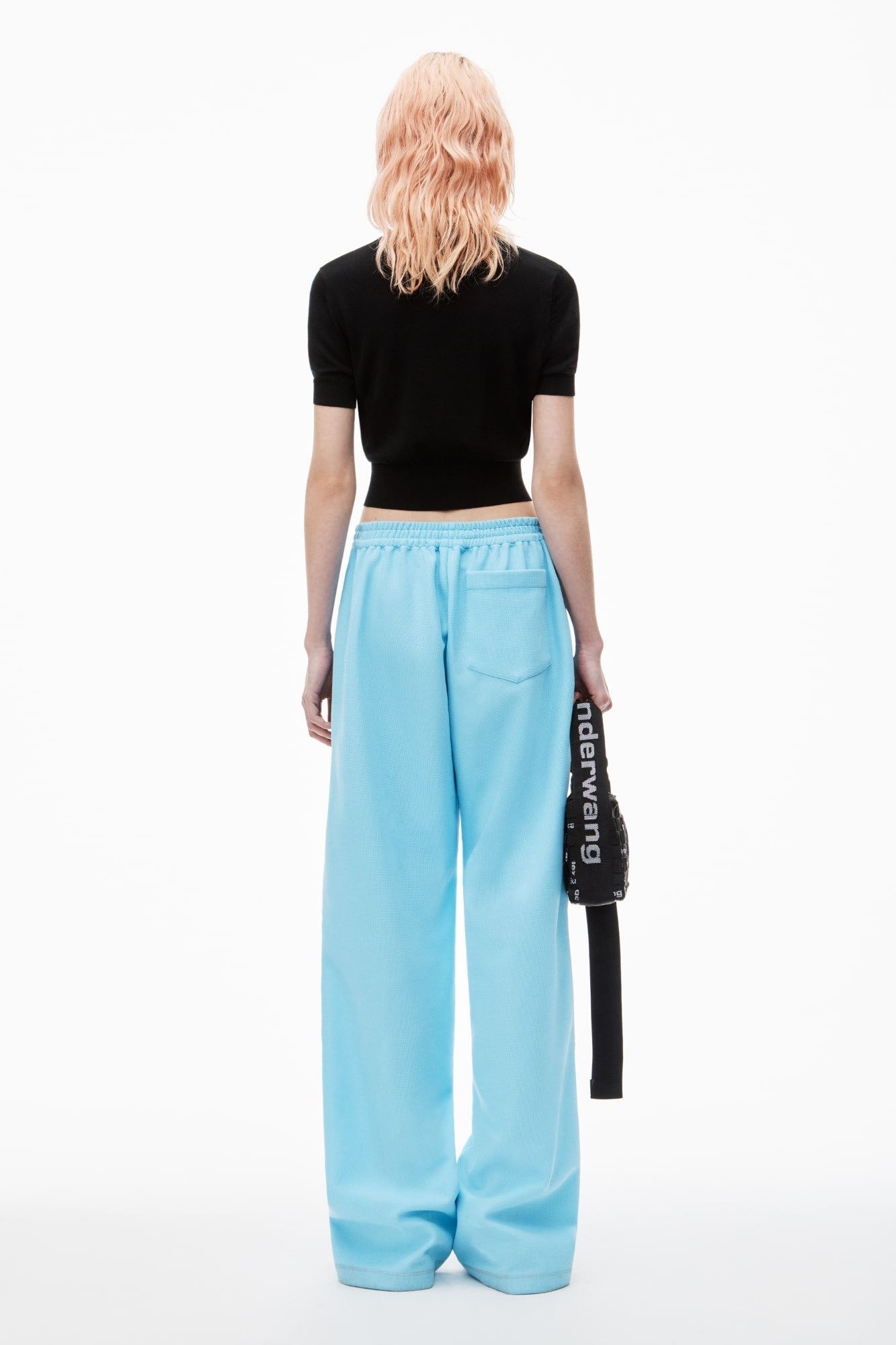 mặt đằng sau lưng áo