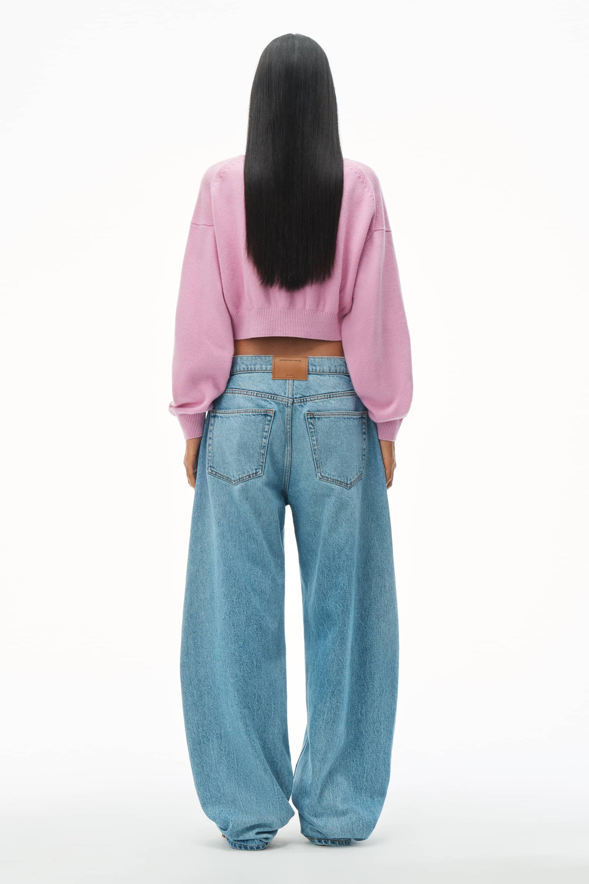 mặt đằng sau lưng áo