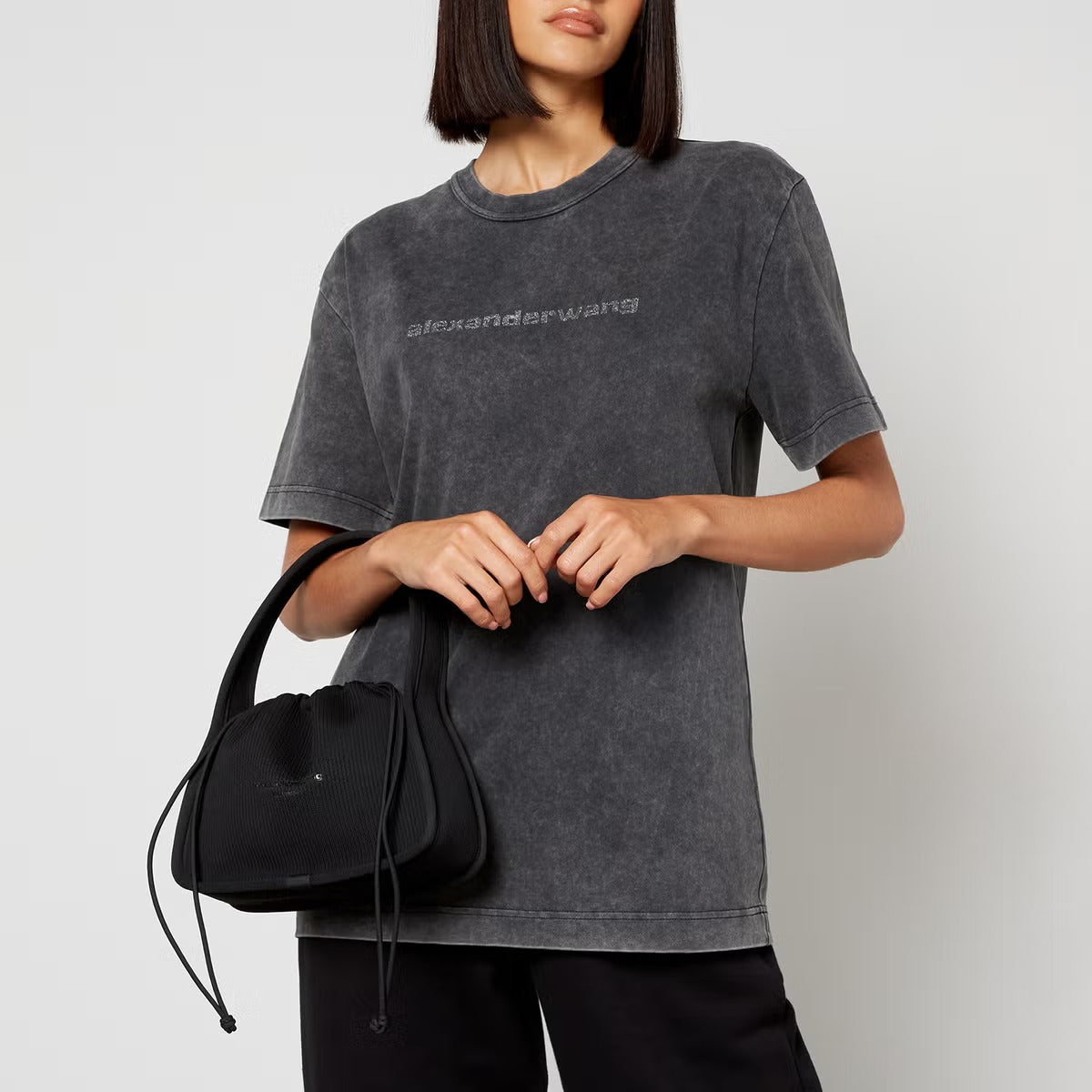 nữ mang túi xách Alexander Wang Ryan Small Black Ribbed Knit Bag 20222K20T001