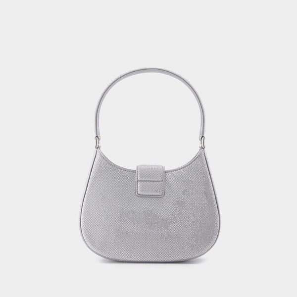 mặt đằng sau túi