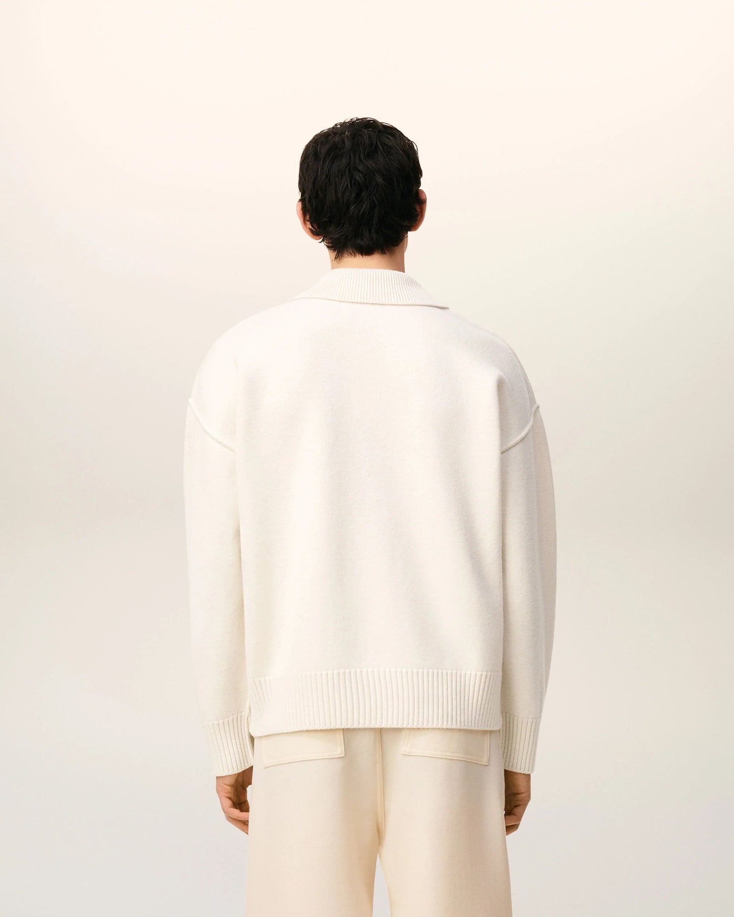 mặt đằng sau lưng áo