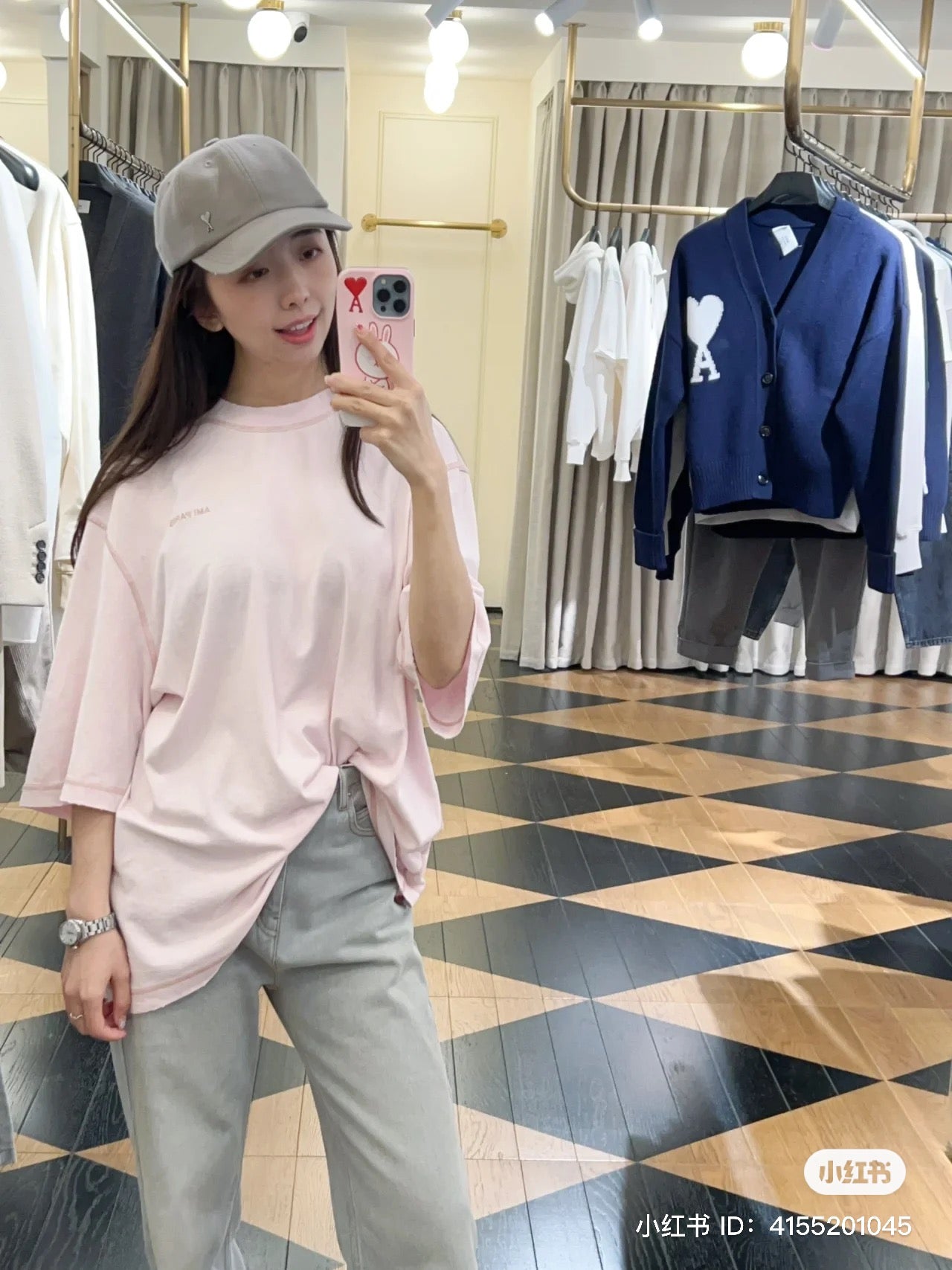 Ami Fade Out Pink Oversize T-Shirt hàng hiệu chính hãng Authentic có sẵn tại cửa hàng BlankRoom Hà Nội, Việt Nam. Designer: UTS016.JE0051679