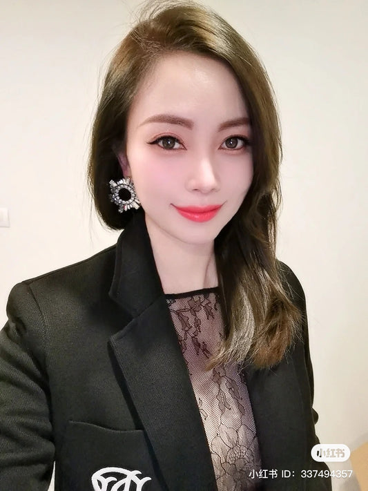 AMINA MUADDI BEGUM EARRINGS hàng hiệu chính hãng Authentic có sẵn tại BlankRoom Hà Nội, Việt Nam.