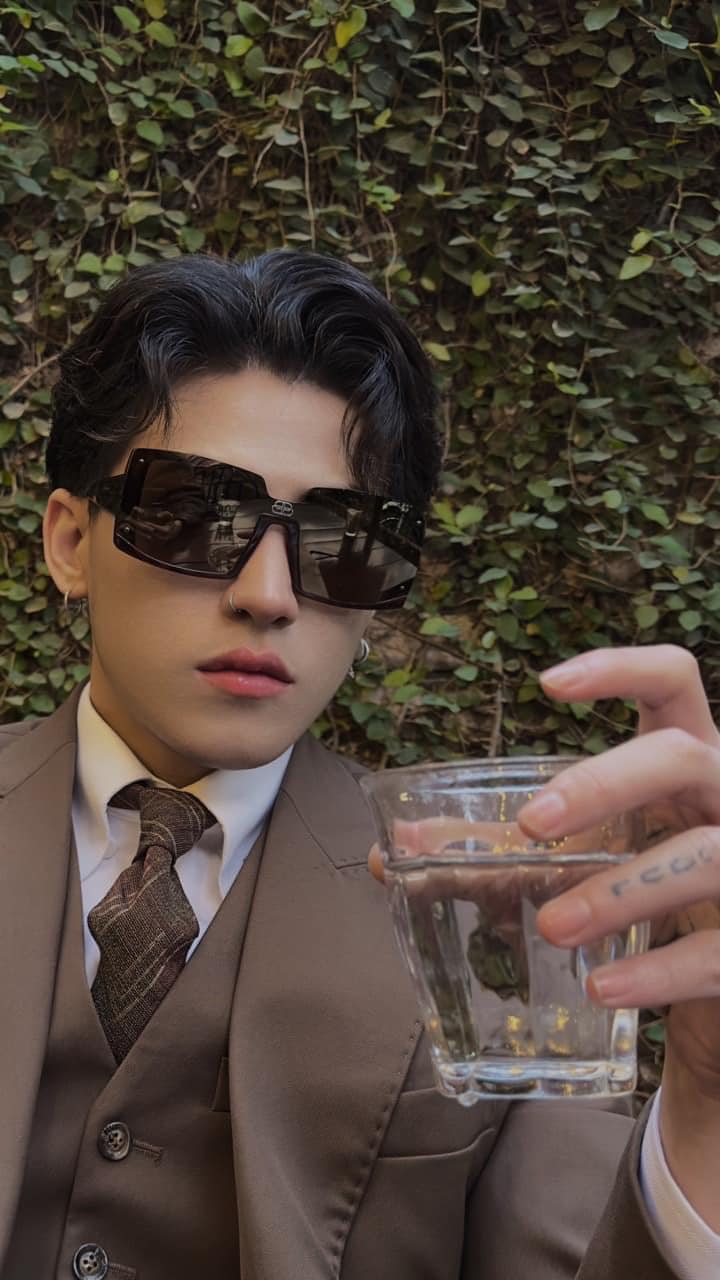 nam mang kính BALENCIAGA BB0081S 001 OVERSIZE SUNGLASSES TEMPLE LOGO