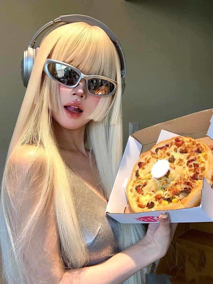 nữ mang kính BALENCIAGA BB0157S 004 SWIFT OVAL SUNGLASSES IN SILVER 658745T00071402