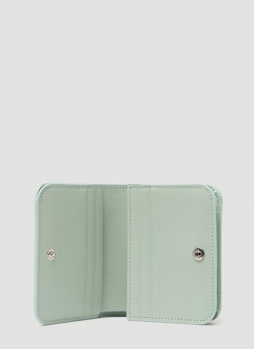 mặt trong ví Balenciaga Cash Crocodile Embossed Card Wallet Mint 6556241LRR33960