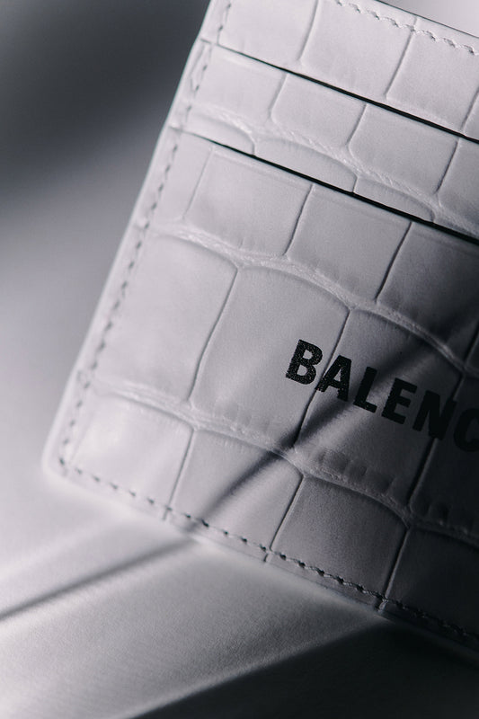 chi tiết BALENCIAGA CROCODILE-EMBOSSED CARD HOLDER IN WHITE 5943091ROP39060