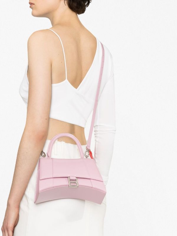 nữ đeo túi BALENCIAGA HOURGLASS SMALL HANDBAG BOX PINK 5935461QJ4Y6904