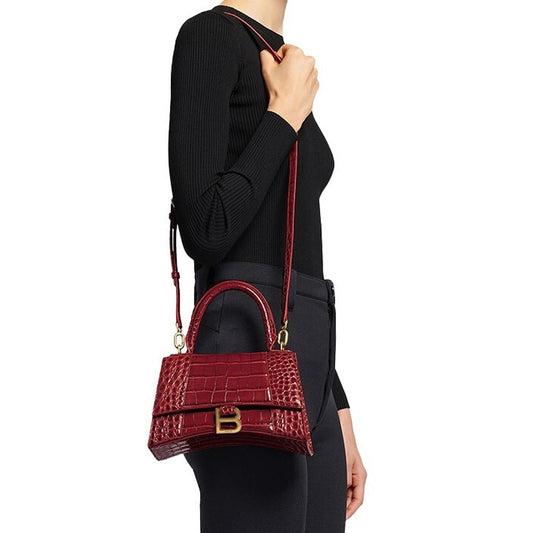 wearing túi xách BALENCIAGA HOURGLASS SMALL HANDBAG CROCODILE EMBOSSED IN DARK RED 5935461LRGM6211