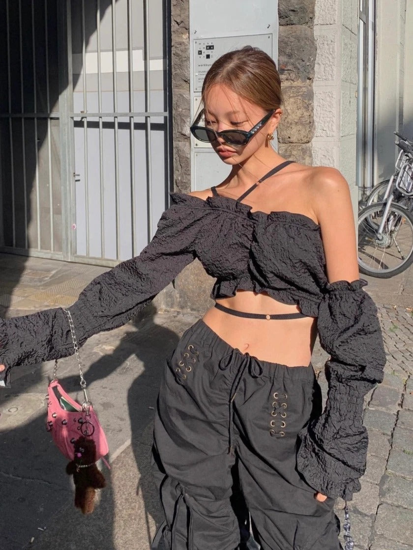 mẫu đeo túi BALENCIAGA LE CAGOLE MINI BAG CROCODILE EMBOSSED WITH CHAIN PINK 69581423EBY5812