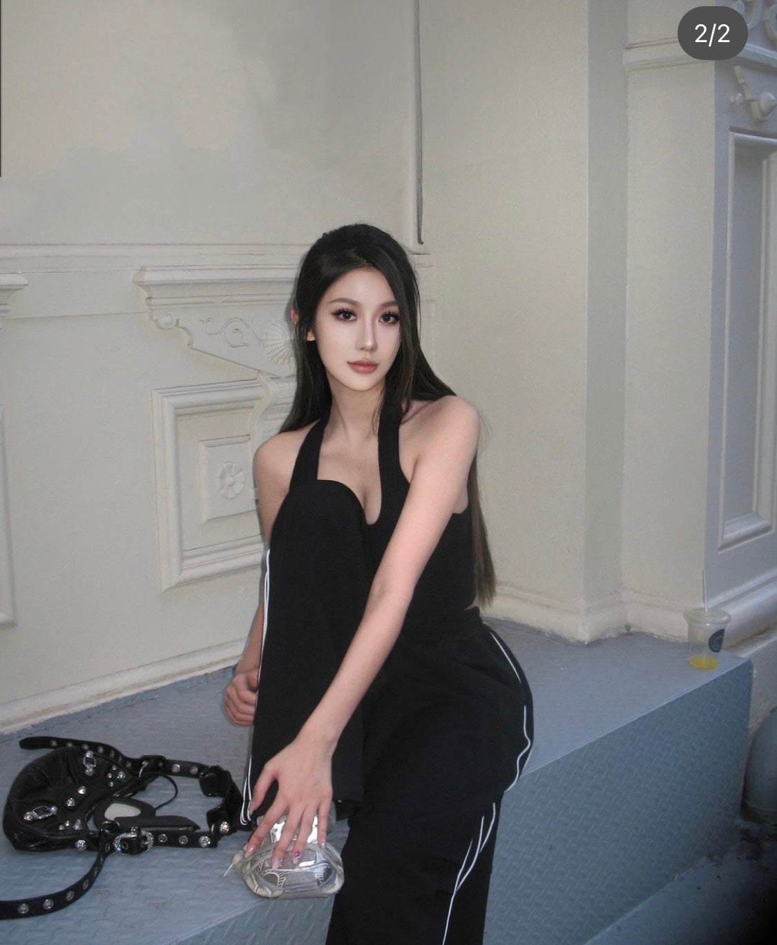 nữ đeo túi BALENCIAGA WOMEN'S LE CAGOLE XS SHOULDER BAG IN BLACK 23FW 6713091VG9Y1000 authentic