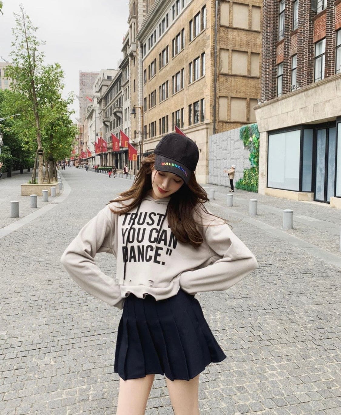 nữ đội nón BALENCIAGA RAINBOW EMBROIDERED LOGO BASEBALL CAP 564206410B71000