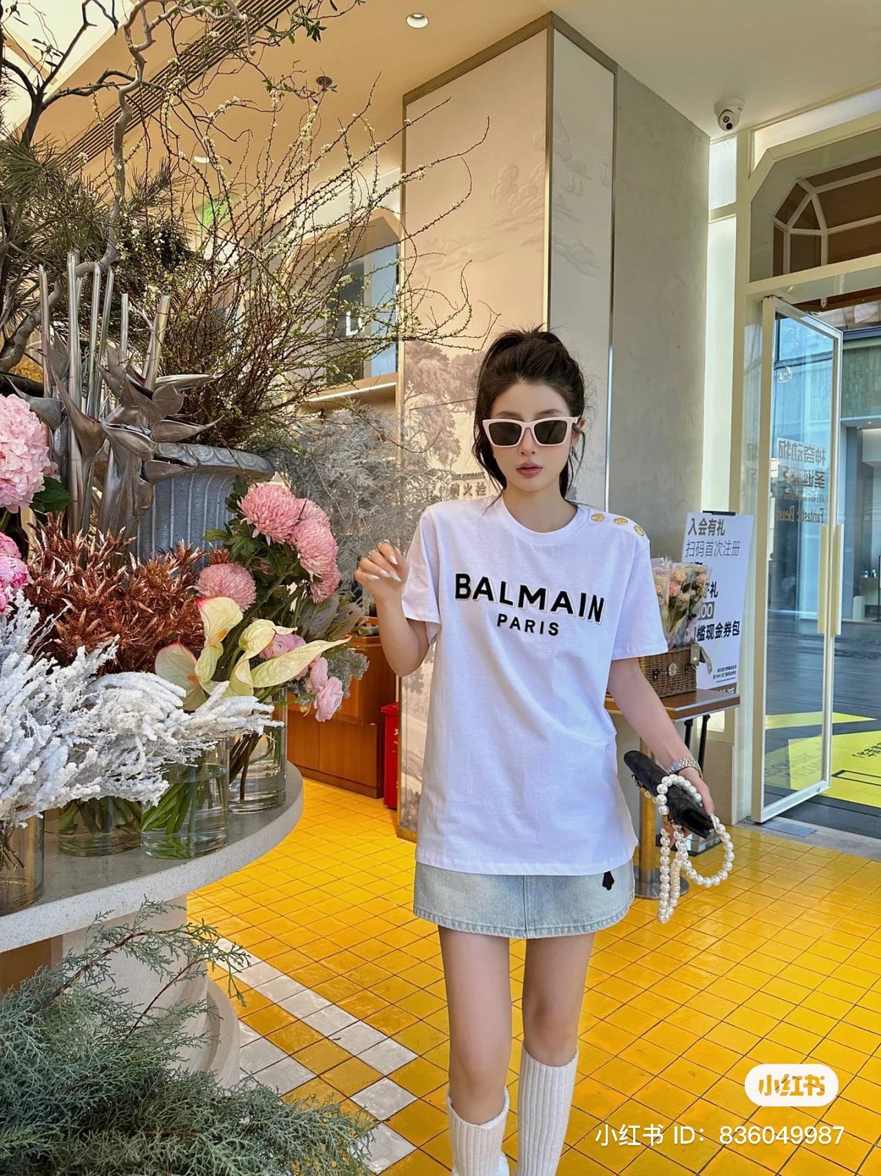 áo thun BALMAIN GOLD BUTTON SHOULDER T-SHIRT IN WHITE AF1EF005BB02 GAB tại Hà Nội, Sài Gòn, Tp HCM, Việt Nam