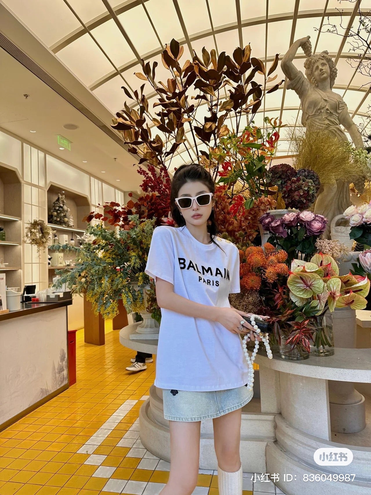 áo thun BALMAIN GOLD BUTTON SHOULDER T-SHIRT IN WHITE AF1EF005BB02 GAB tại Hà Nội, Sài Gòn, Tp HCM, Việt Nam
