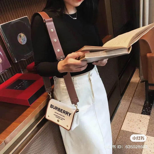 BURBERRY BAG (04) - Blank Room