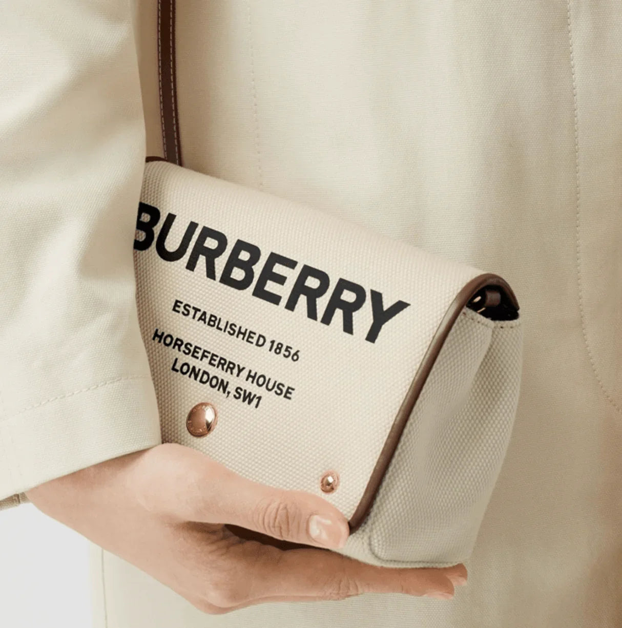 BURBERRY BAG (04) - Blank Room