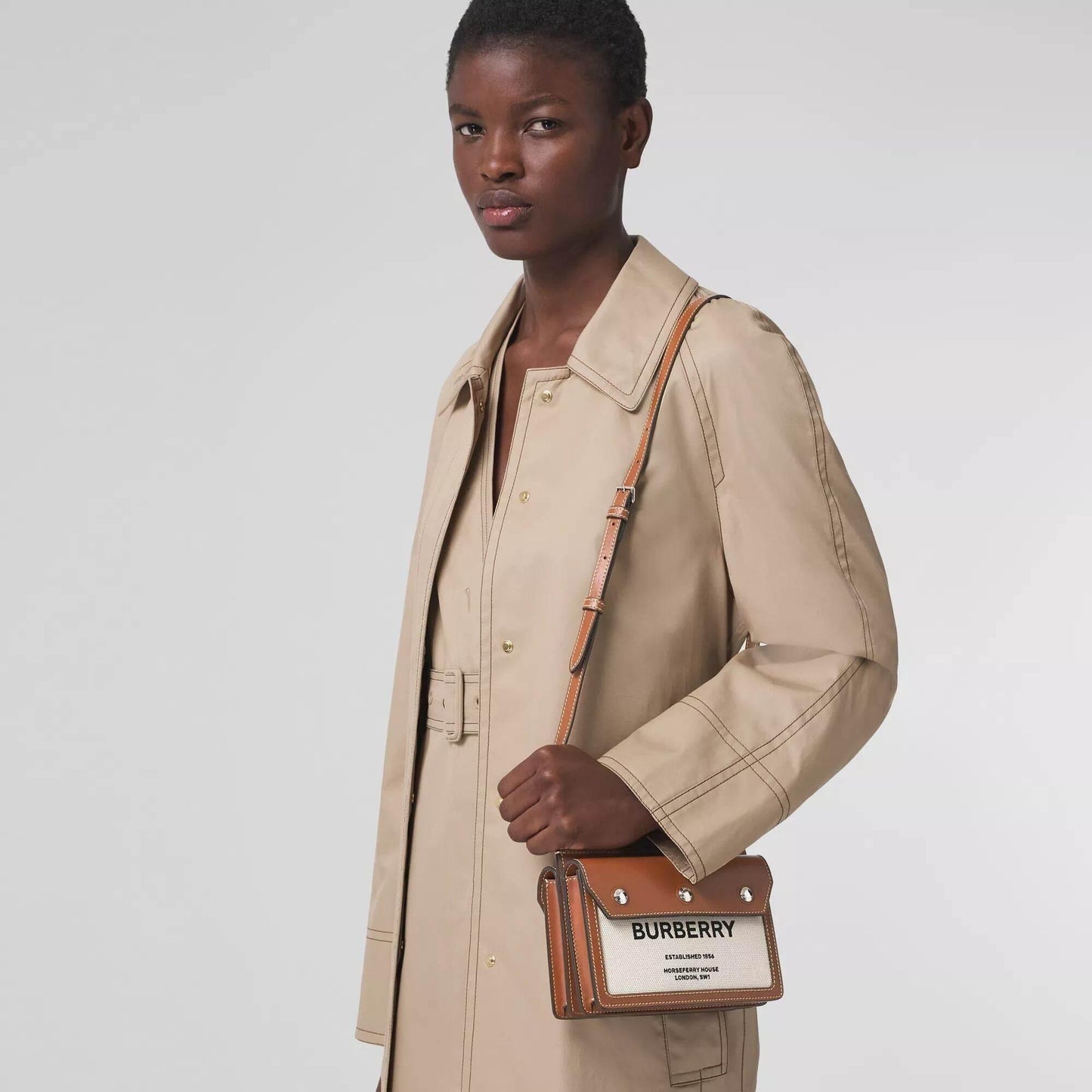 BURBERRY BAG (02) - Blank Room