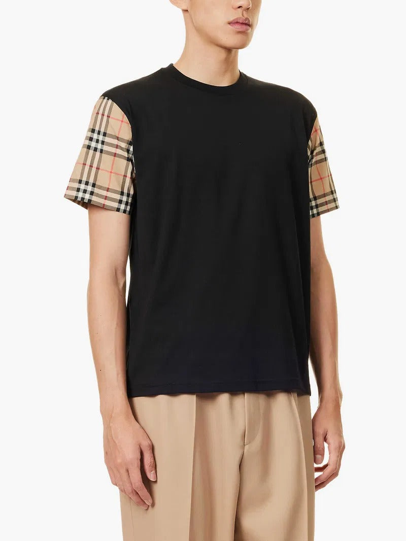 nam mặc áo Burberry Check Sleeve Cotton T-Shirt In Black 80430571