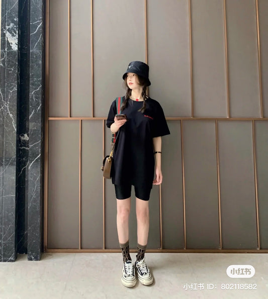 wearing Burberry Jayson T-Shirt In Black 80695381