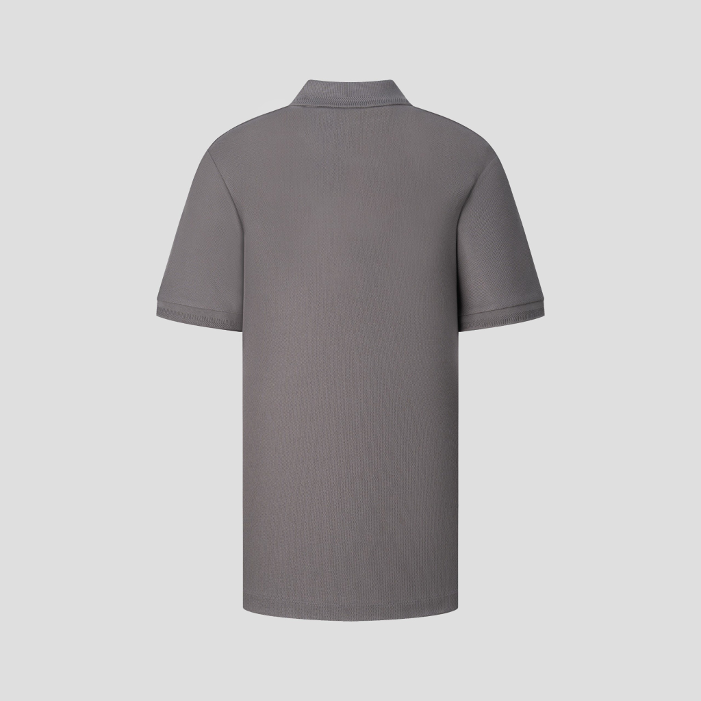 mặt sau lưng của áo polo