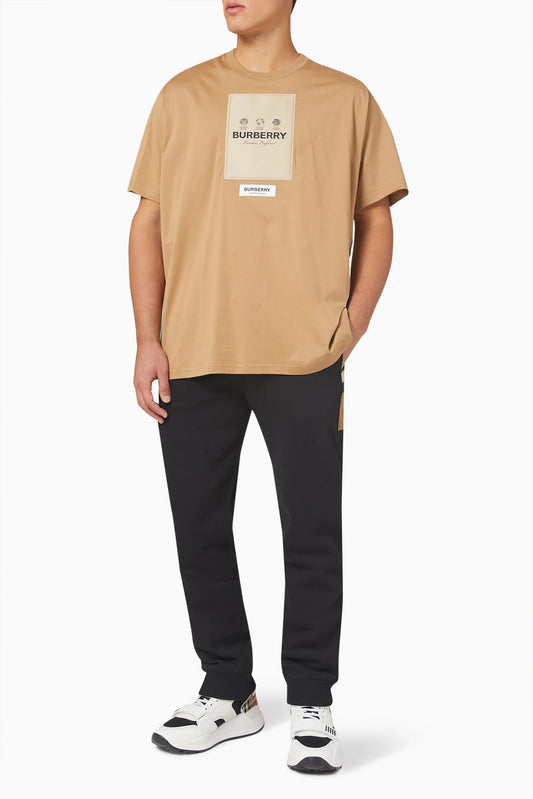 wearing Burberry Sergio T-Shirt In Beige 80575301