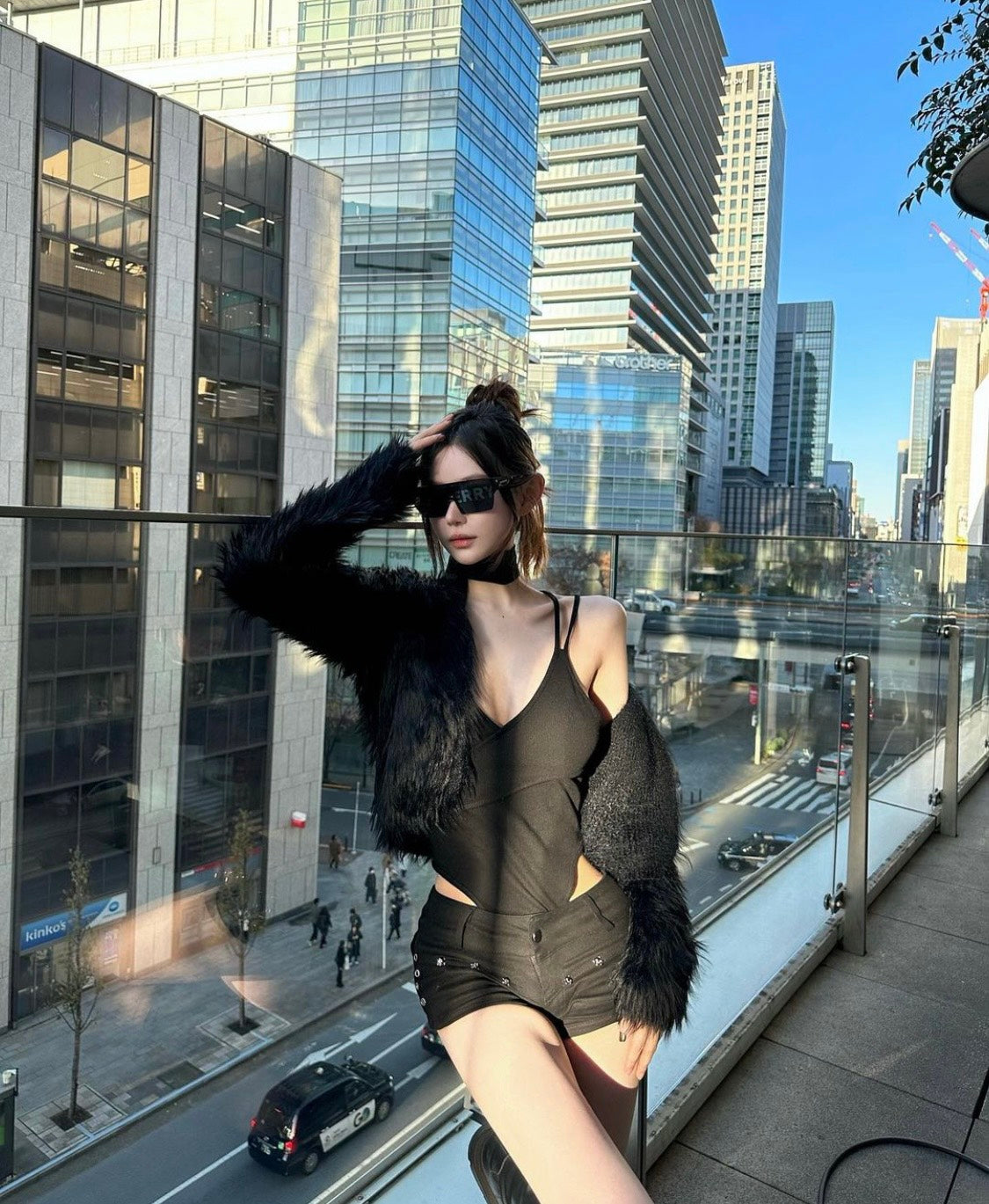 kính râm BURBERRY SHIELD SUNGLASSES IN BLACK/YELLOW BE4291 3001H authentic tại blankroom hà nội, việt nam