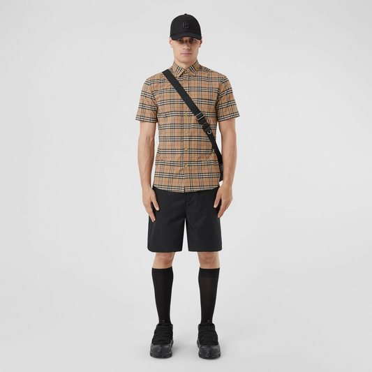 wearing Burberry Simpson Short-sleeve Shirts In Beige 8020965