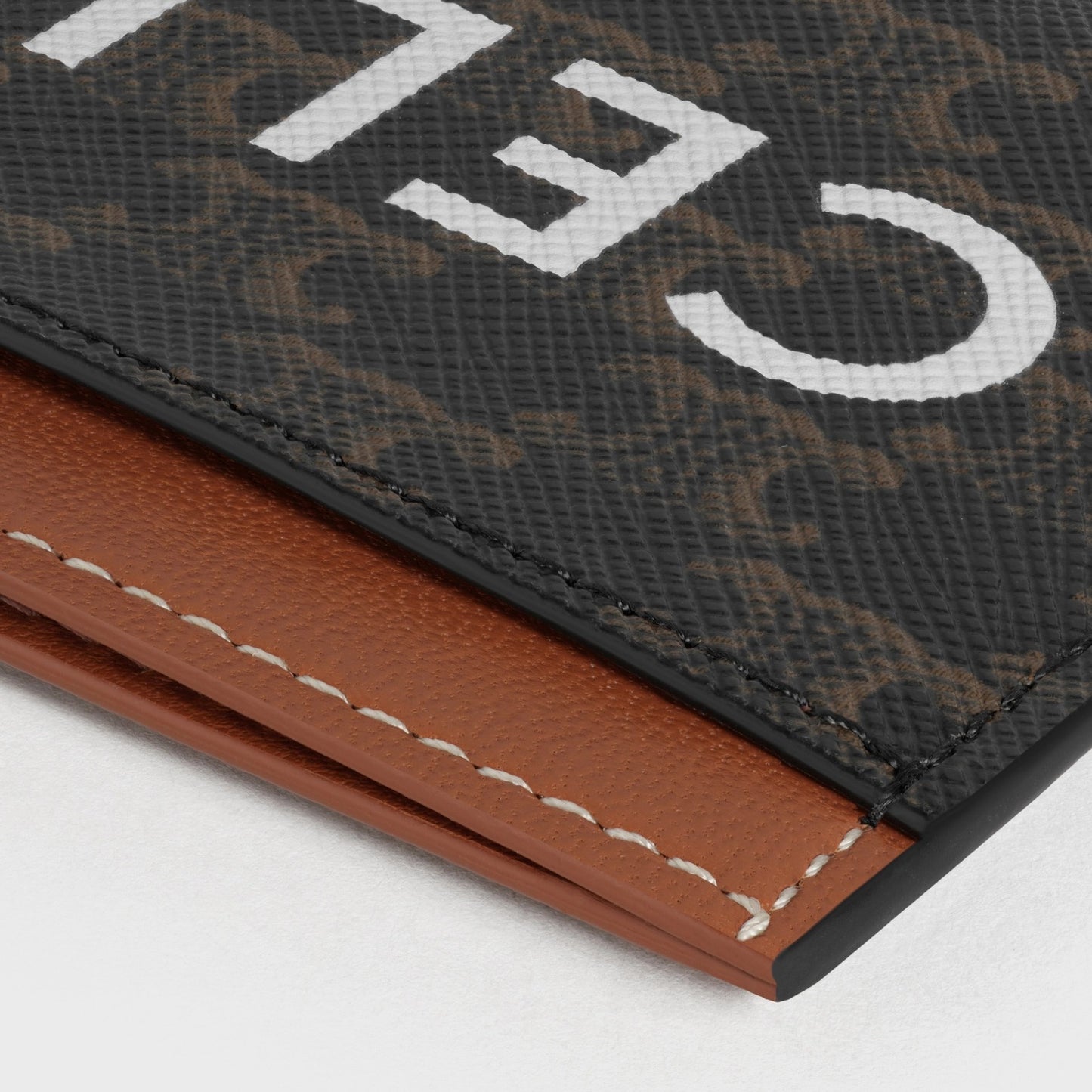 chi tiết CARD HOLDER TAN IN TRIOMPHE CANVAS WITH CELINE PRINT 10B702CLY.04LU