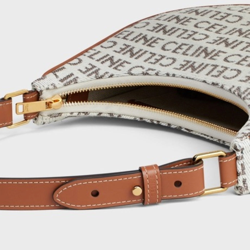 mặt bên trong túi