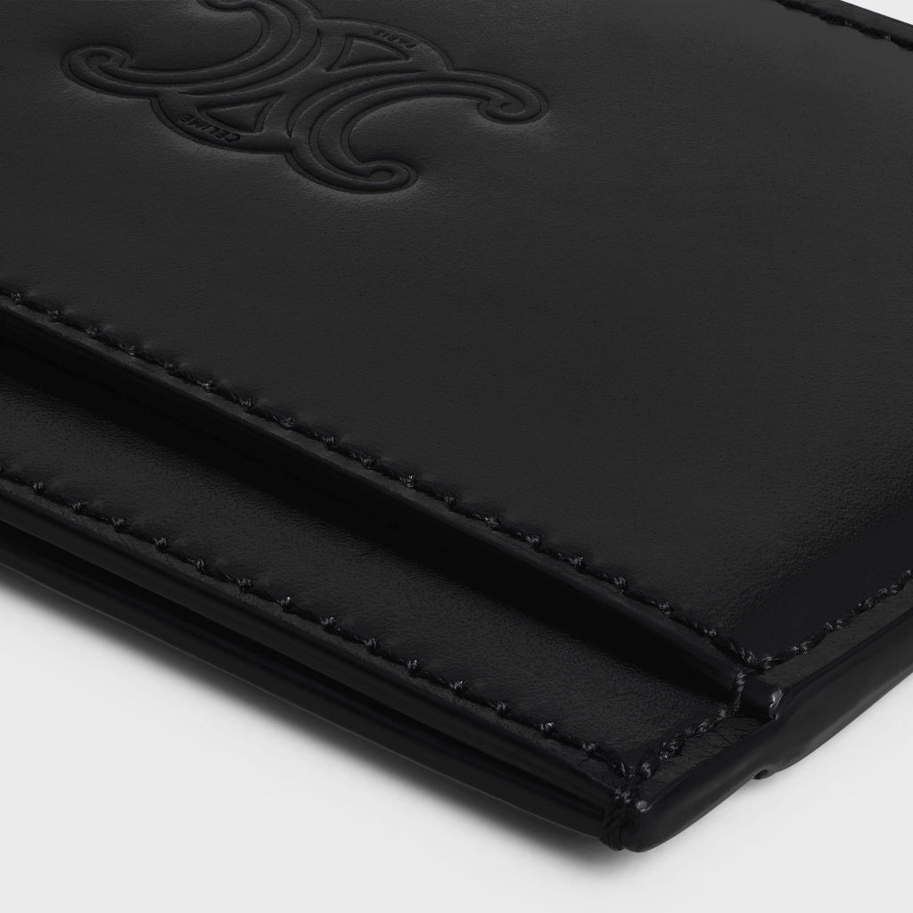 chi tiết ví đựng thẻ CELINE CARD HOLDER IN SATINATED CALFSKIN WITH TRIOMPHE EMBOSSED BLACK 10B703FQ7.38SI