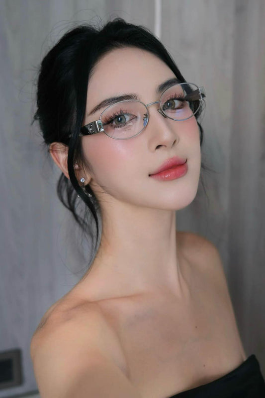 wearing CELINE CL50140U 16N TRIOMPHE EYEGLASSES METAL SILVER