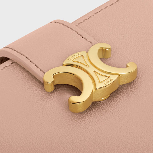 chi tiết cận chất liệu Celine Fine Strap Wallet Nino in Supple Grained Calfskin – Soft Peach 10M963GHH.03PH