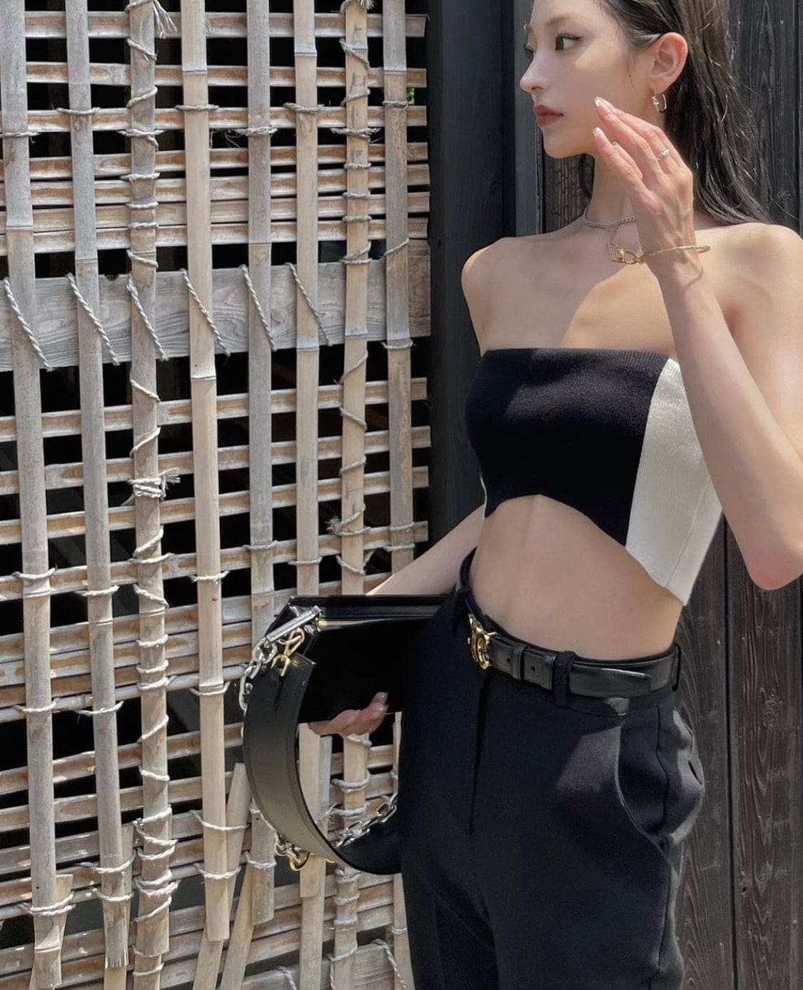 nữ đeo thắt lưng CELINE MEDIUM TRIOMPHE BELT IN TAURILLON LEATHER BLACK 45AK93A01.38NO