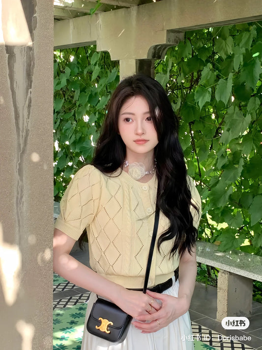 nữ đeo túi CELINE MINI BLACK CLAUDE IN SHINY CALFSKIN 10I513DPV.38NO