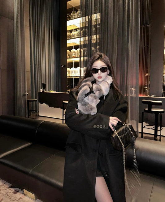 mẫu mang mắt kính râm CELINE TRIOMPHE 01 SUNGLASSES IN ACETATE BLACK 4S194CPLB 38NO