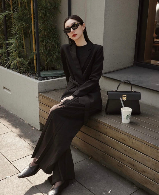 mẫu mang kính râm CELINE TRIOMPHE 08 SUNGLASSES IN ACETATE BLACK 4S238CPLB.38NO