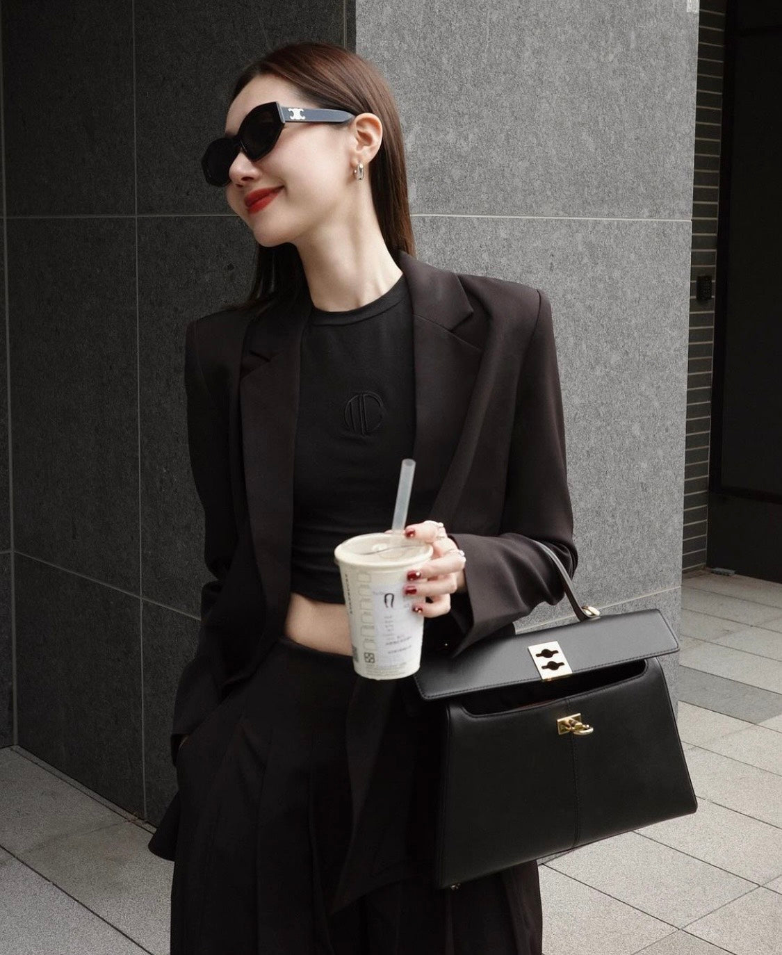 nữ đeo kính CELINE TRIOMPHE 08 SUNGLASSES IN ACETATE BLACK 4S238CPLB.38NO
