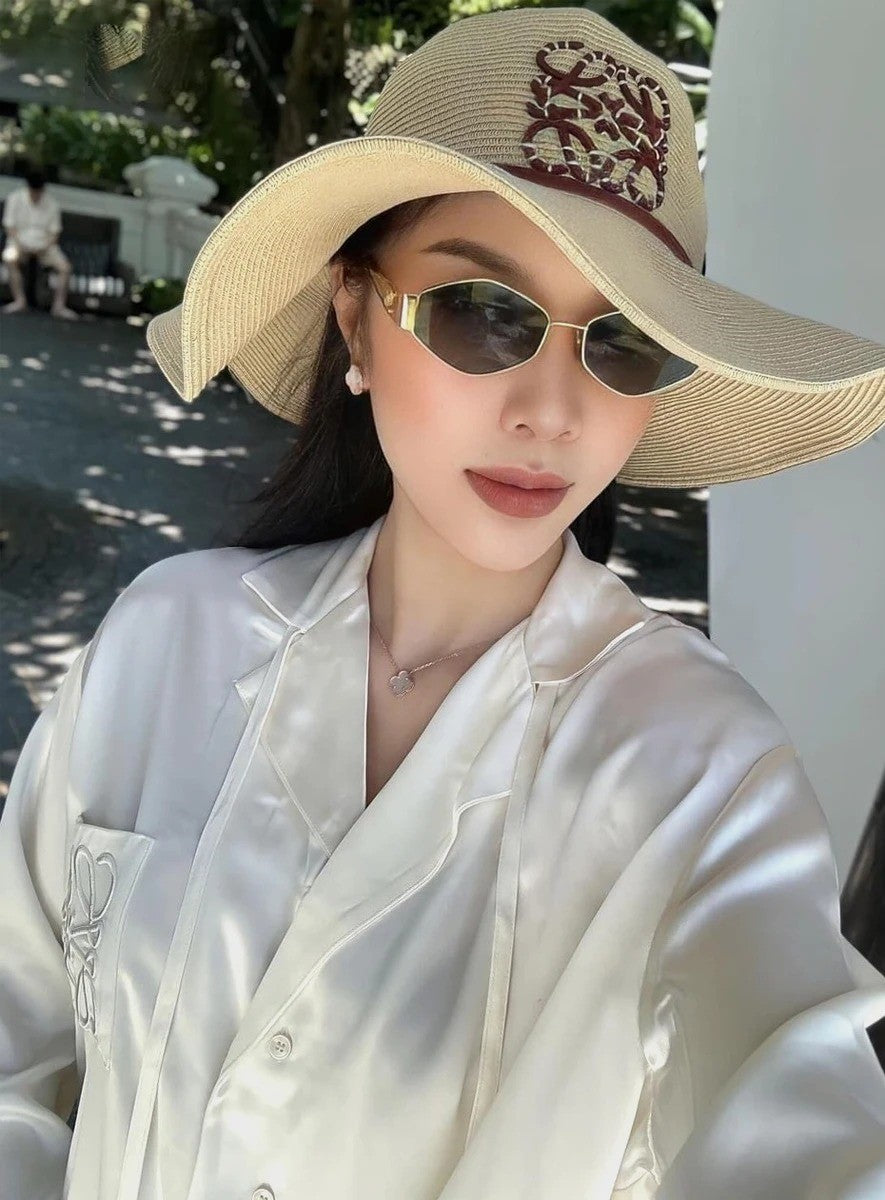 mẫu mang mắt kính râm CELINE TRIOMPHE METAL 02 SUNGLASSES IN METAL GOLD CL40254U 30N authentic
