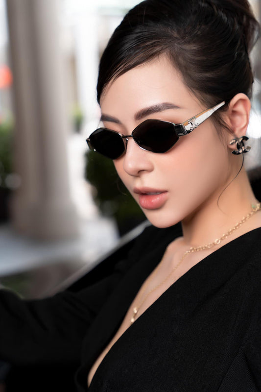 mẫu mang CELINE TRIOMPHE METAL 02 SUNGLASSES IN METAL SILVER CL40254U 16A