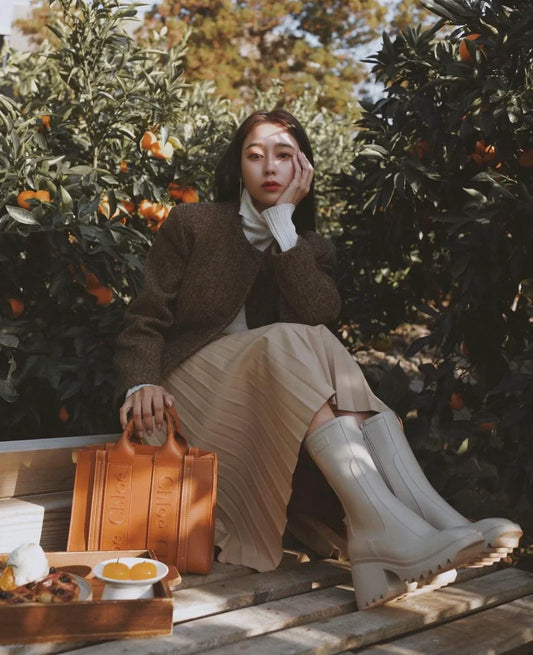 giày nữ CHLOE BETTY RAIN BOOT NORMAD BEIGE CHC22A239Z228U authentic tại blankroom hà nội, việt nam